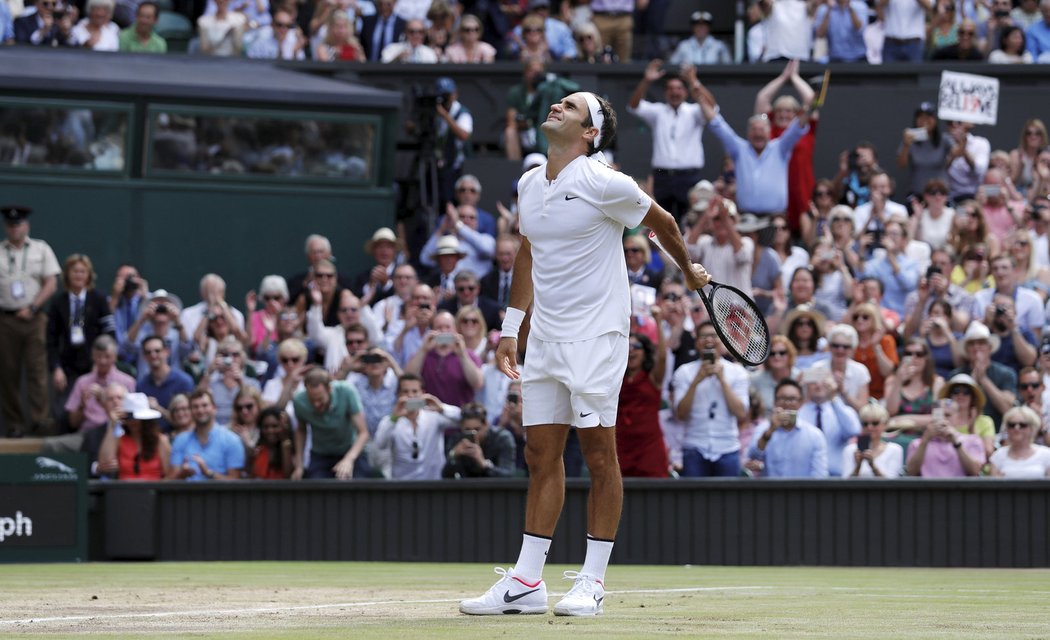 Roger Federer byl po dalším vítězství na Wimbledonu plný radosti