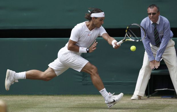 Bitva o wimbledonský triumf: Tomáš Berdych proti Rafaelu Nadalovi. Bitva o wimbledonský triumf: Tomáš Berdych proti Rafaelu Nadalovi.