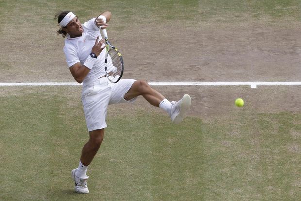 Bitva o wimbledonský triumf: Tomáš Berdych proti Rafaelu Nadalovi. Bitva o wimbledonský triumf: Tomáš Berdych proti Rafaelu Nadalovi.