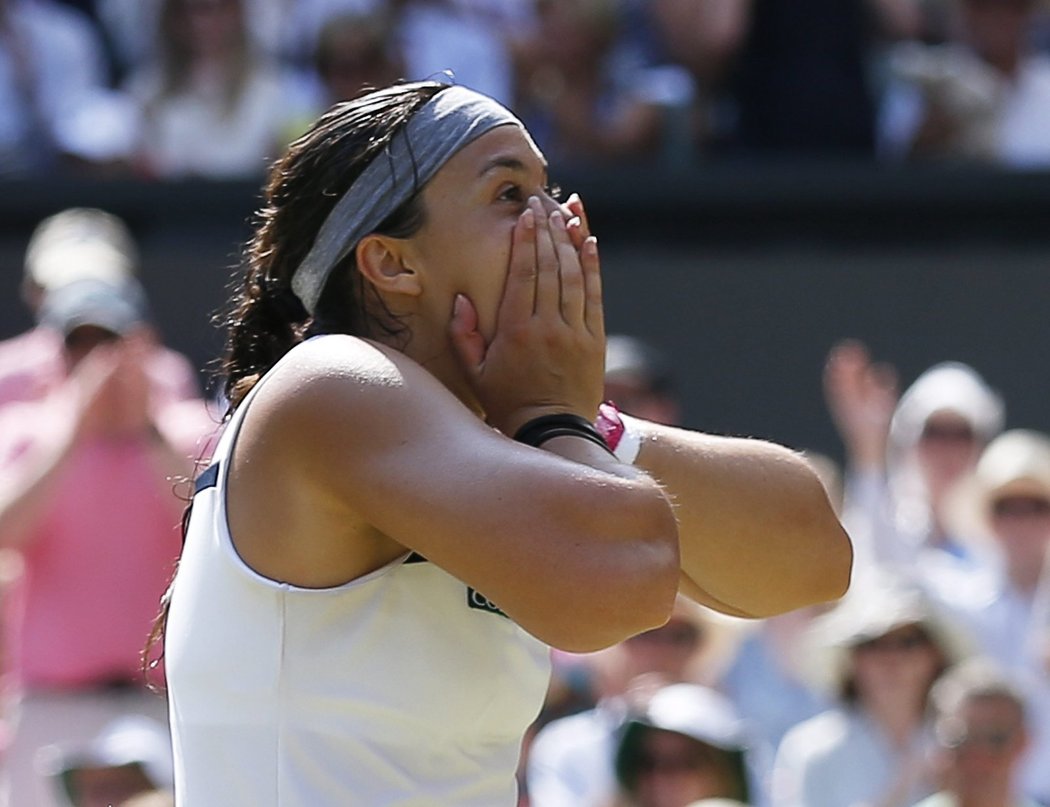 Francouzská tenistka Marion Bartoliová se raduje, vyhrála slavný Wimbledon