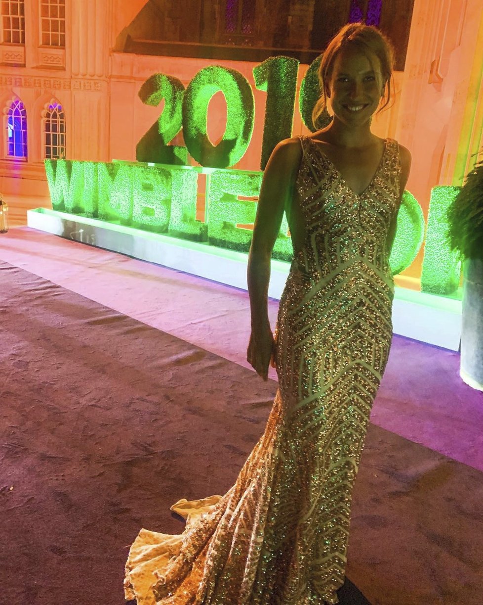 Barbora Strýcová si vybrala na wimbledonský galavečer zlaté šaty