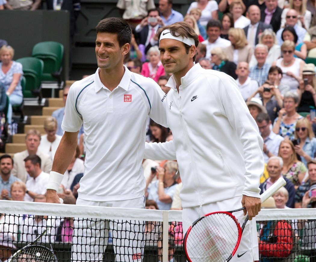 Novak Djokovič a Roger Federer se na Wimbledonu naposledy utkali ve finále v roce 2015, kdy titul bral Srb