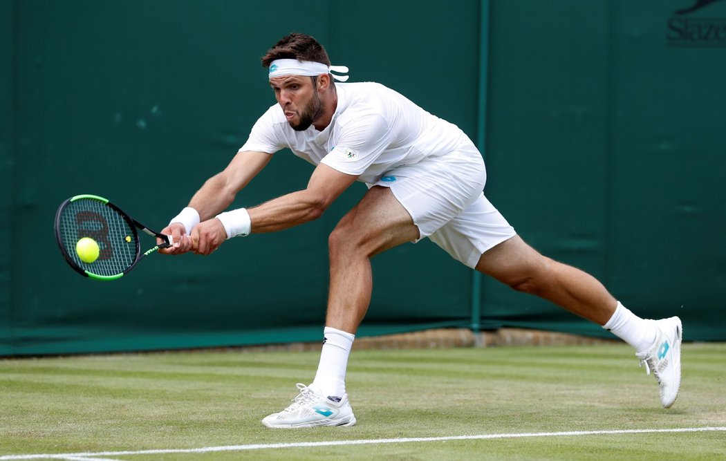 Jiří Veselý pokračuje na Wimbledonu v krasojízdě, ve druhém kole si poradil s Pablem Cuevasem z Uruguaye