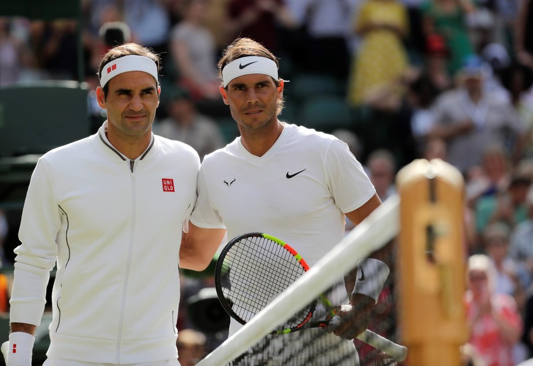 Tenisoví matadoři Roger Federer a Rafael Nadal se na letošním Wimbledonu utkali už ve 40. vzájemném utkání v kariéře