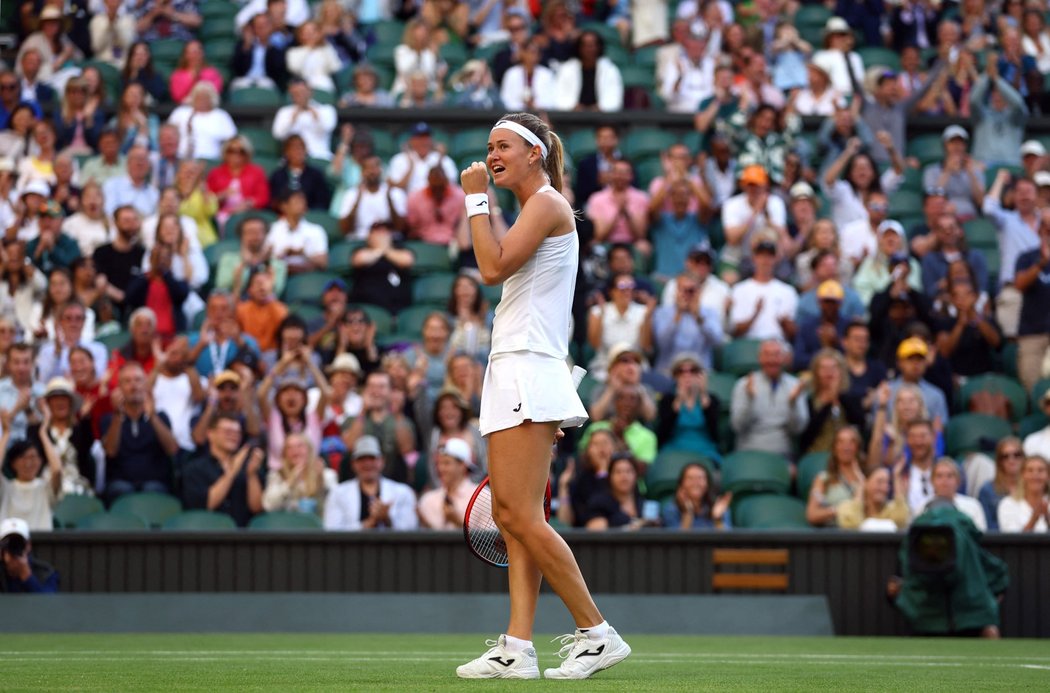 Marie Bouzková podlehla ve čtvrtfinále Wimbledonu Ons Džabúrové z Tuniska ve třech setech