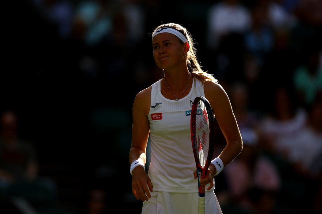 Marie Bouzková ovládla ve čtvrtfinále Wimbledonu první set, další sady ale ztratila jasně 1:6