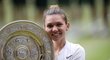 Simona Halepová slaví druhý grandslamový titul v kariéře, k talíři za vítězství na Wimbledonu se pořádně tulila