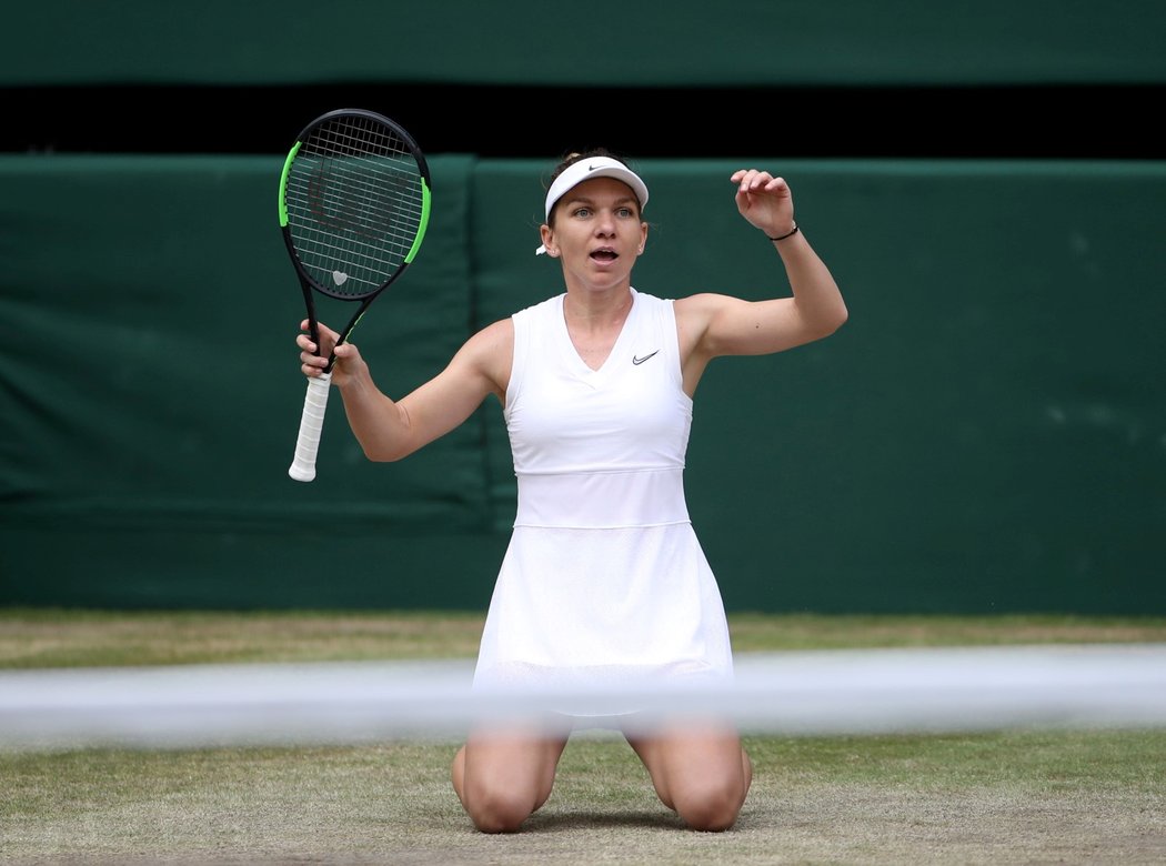 Simona Halepová ve finále Wimbledonu smetla Serenu Williamsovou jednoznačně 6:2 a 6:2