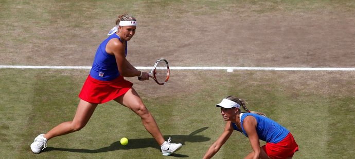 Český pár Lucie Hradecká, Andrea Hlaváčková v semifinále olympijského turnaje ve Wimbledonu