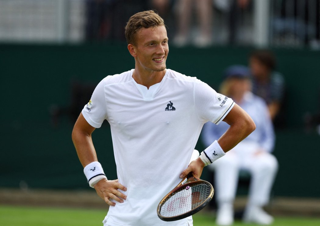 Jiří Lehečka zdolal ve Wimbledonu nasazenou šestnáctku Tommyho Paula z USA