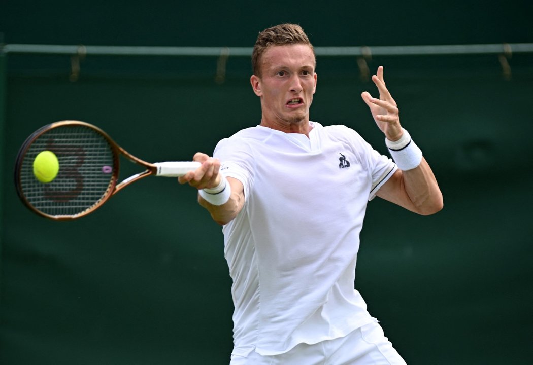 Jiří Lehečka zdolal ve Wimbledonu nasazenou šestnáctku Tommyho Paula z USA