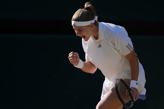 Wimbledon ONLINE: Nosková ve druhém setu neproměnila pět mečbolů, jde se do rozhodující sady Wimbledon ONLINE: Nosková ve druhém setu neproměnila pět mečbolů, jde se do rozhodující sady