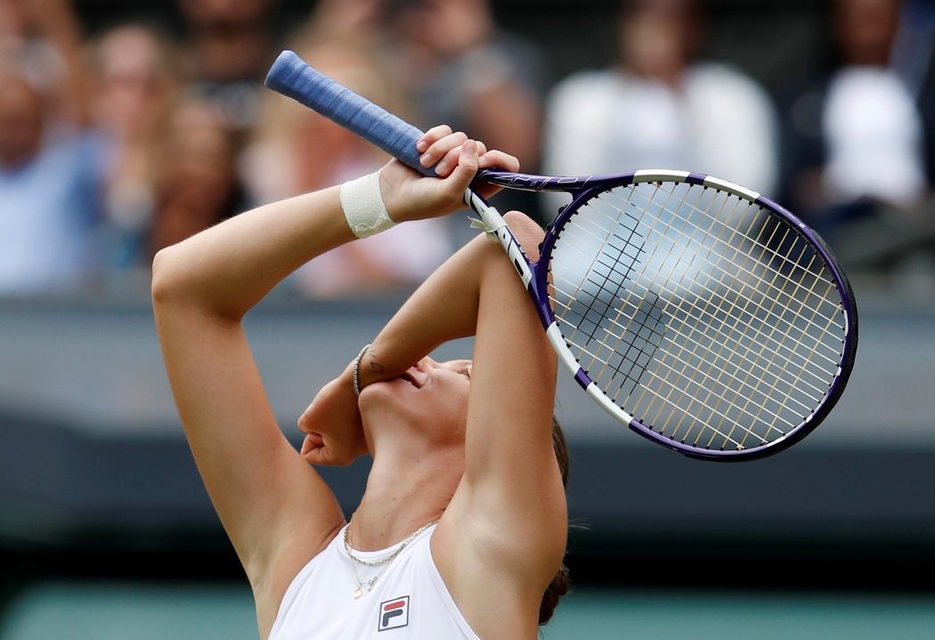 Velká radost Karolíny Plíškové po postupu do finále Wimbledonu