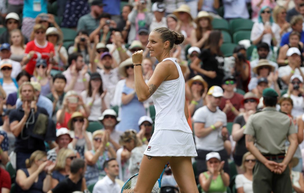 Karolína Plíšková se raduje z postupu do třetího kola Wimbledonu