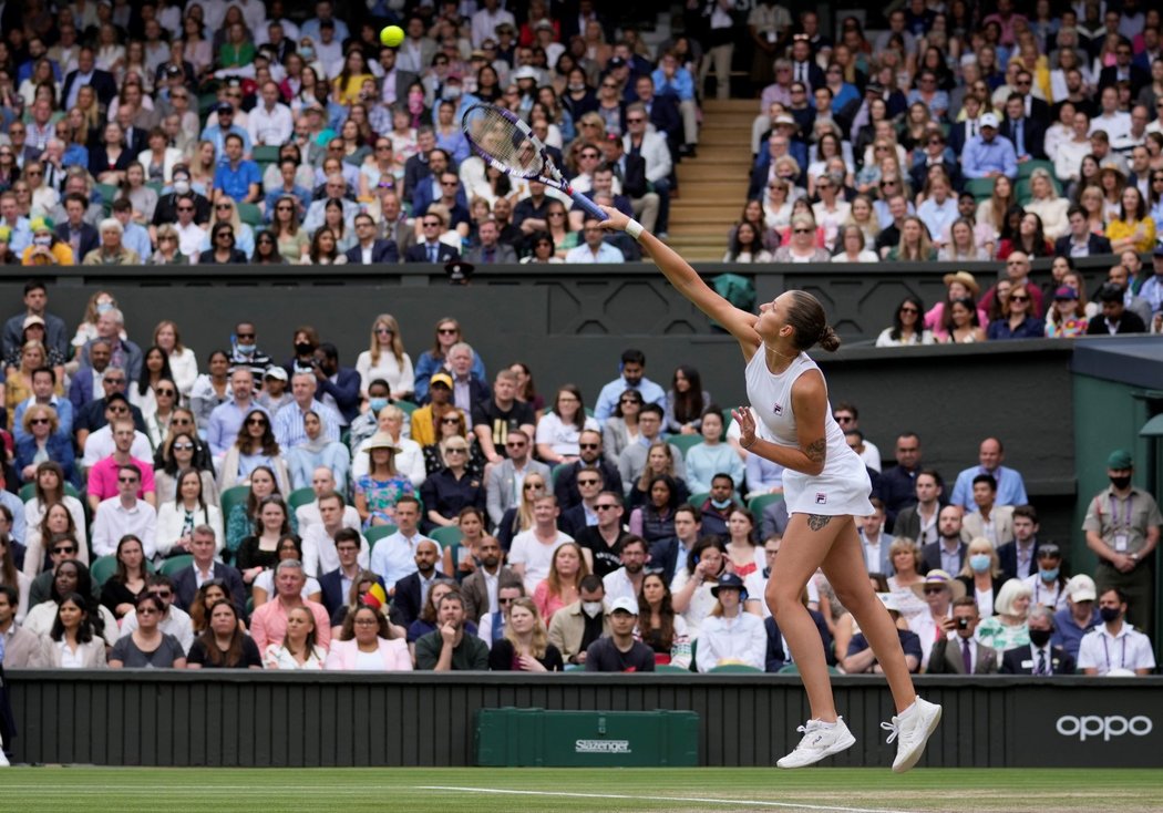 Karolína Plíšková během prvního setu finále Wimbledonu