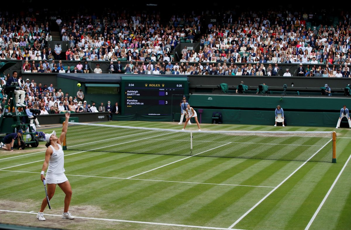 Karolína Plíšková během prvního setu finále Wimbledonu