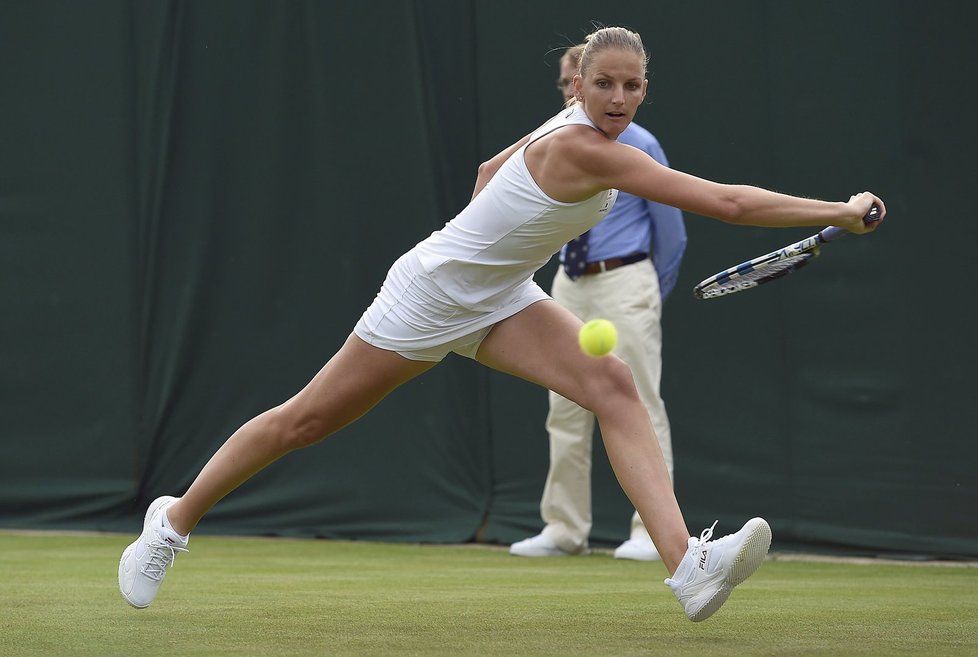 Po titulu z Nottinghamu a sobotním finále v Eastbourne zvládla Karolína Plíšková i vstupní duel Wimbledonu