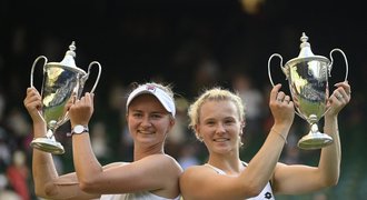 Šampionky Wimbledonu! Krejčíková se Siniakovou ovládly čtyřhru