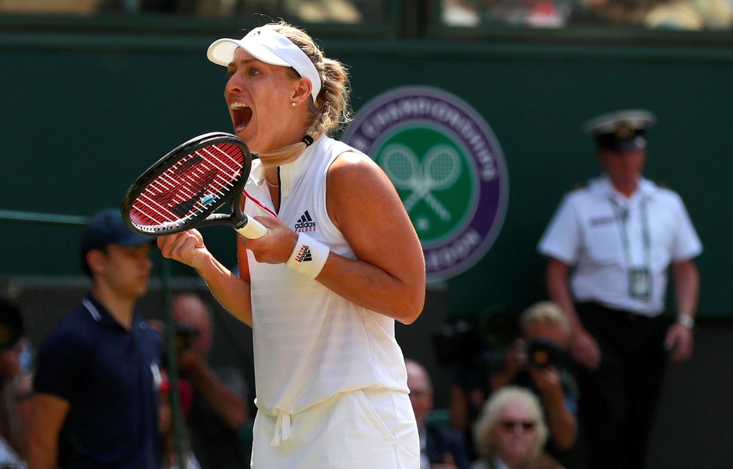 Angelique Kerberová se na Wimbledonu raduje z postupu do finále