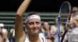 Petra Kvitová suverénně postoupila do osmifinále Wimbledonu, ale trápí ji nepříjemné zranění stehenního svalu