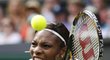 Serena Williamsová a její bekhend v duelu proti Petře Kvitové