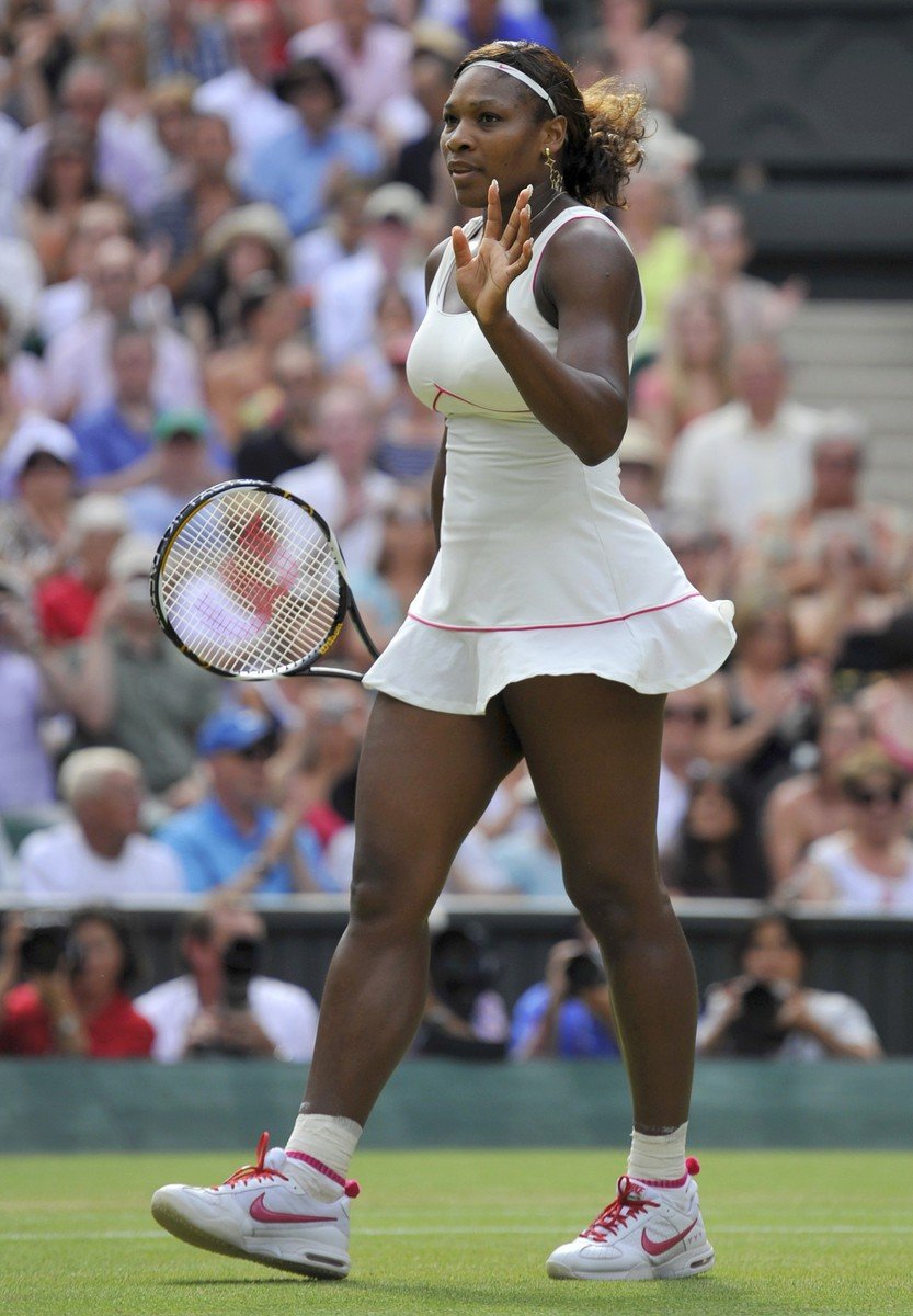 Serena Williamsová se omlouvá za &#34;prasátko&#34;, kterým proměnila mečbol proti Petře Kvitové v semifinále Wimbledonu