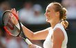 Petra Kvitová děkuje za přízeň fanouškům ve Wimbledonu