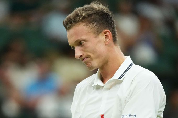 Nosková je ve čtvrtfinále Wimbledonu, Bouzková končí. Lehečkův zápas se nedohrál Nosková je ve čtvrtfinále Wimbledonu, Bouzková končí. Lehečkův zápas se nedohrál