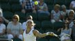 Lucie Šafářová v prvním kole Wimbledonu proti Američance Riskeové