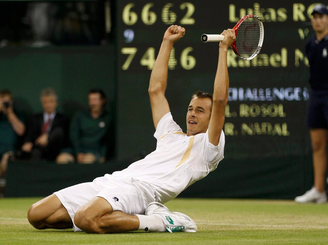 Neuvěřitelné! Lukáš Rosol právě porazil ve druhém kole Wimbledonu Rafaela Nadala