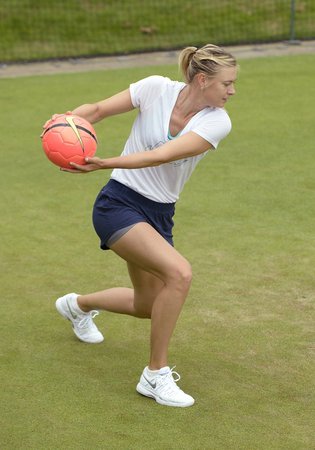 Maria Šarapovová maká v přípravě na Wimbledon
