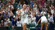 Marie Bouzková slaví postup do osmifinále Wimbledonu