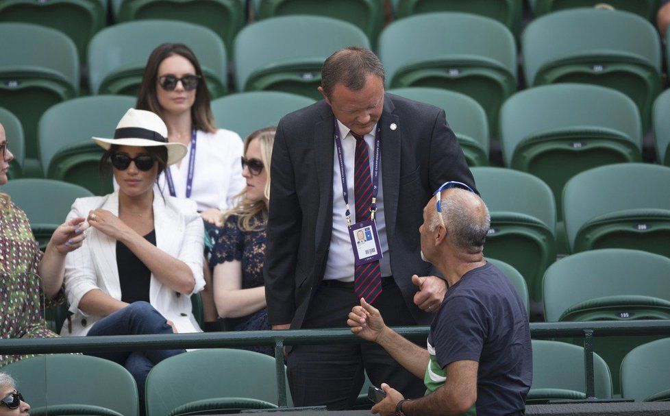 Nefoťte Meghan, žádala fanoušky ochranka na Wimbledonu.