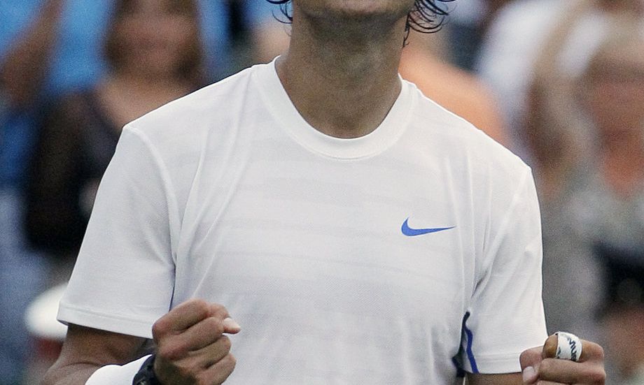 Je to tam! Nadal v osmifinále Wimbledonu překonal nebezpečného Del Potra i nepříjemné zranění nohy