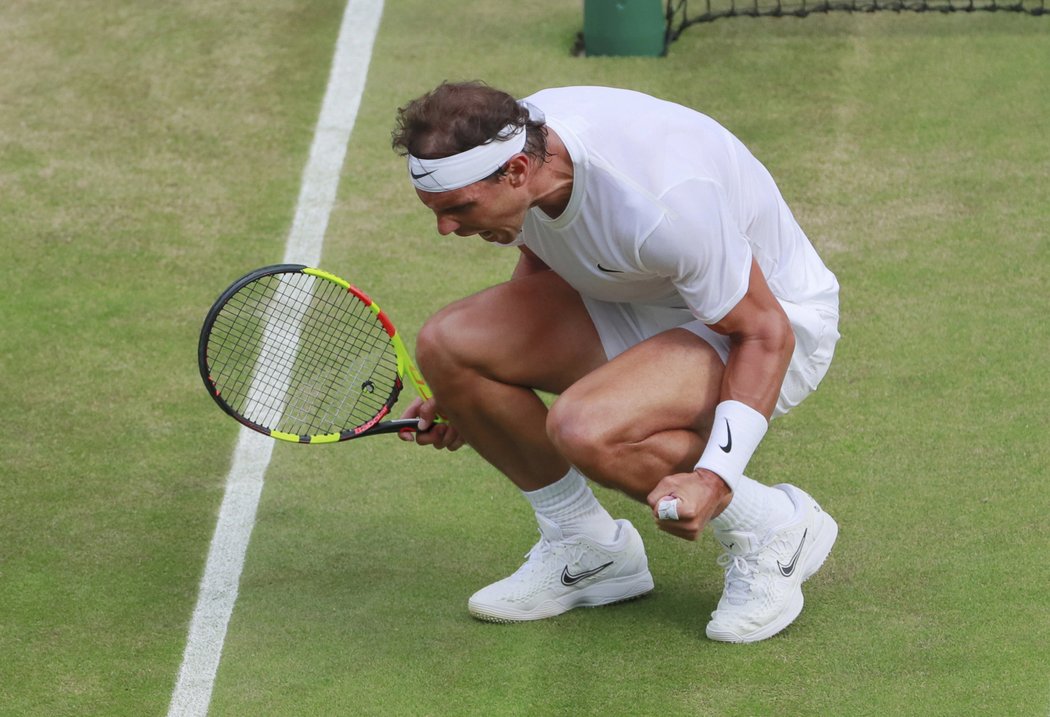 Rafael Nadal se přibližuje třetímu titulu z Wimbledonu