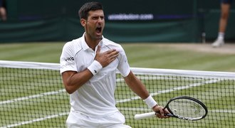 Wimbledon: První Ital ve finále vyzve Djokoviče. Peschkeová padla