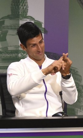 Novak Djokovič na tiskové konferenci před Wimbledonem