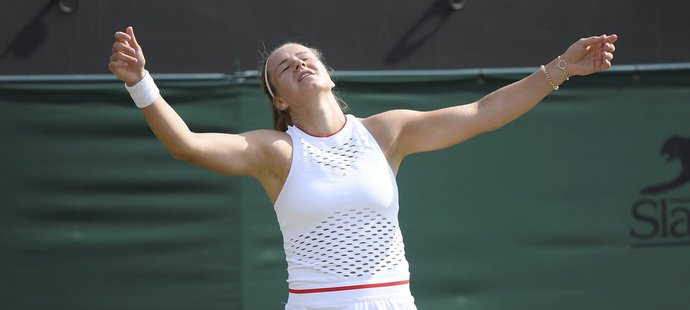 Euforie Karolíny Muchové po výhře nad Karolínou Plíškovou a postupu do čtvrtfinále Wimbledonu