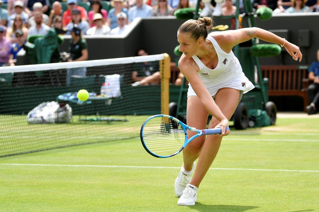 Karolína Plíšková v českém souboji v osmifinále Wimbledonu proti Karolíně Muchové