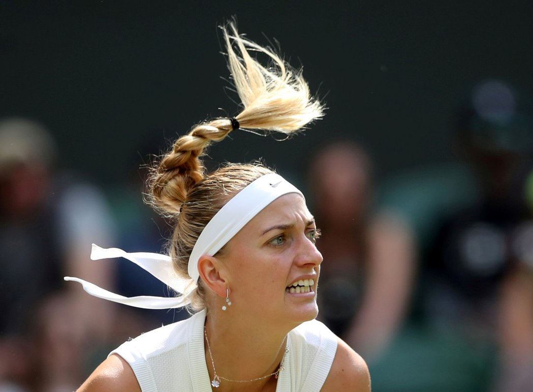 Petra Kvitová v osmifinále Wimbledonu proti Johanně Kontaové