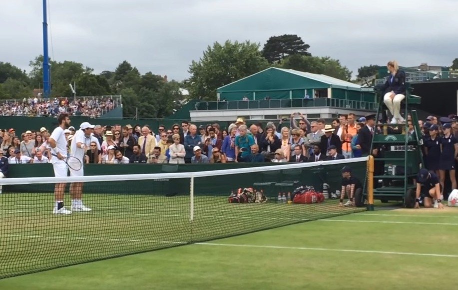 Další hádka s rozhodčí v podání páru Pablo Cuevas, Marcel Granollers