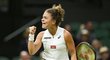 Italka Jasmine Paoliniová se raduje v zápase s Petrou Kvitovou v prvním kole Wimbledonu