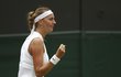 Petra Kvitová se hecuje ve třetím kole Wimbledonu proti Magdě Linetteové