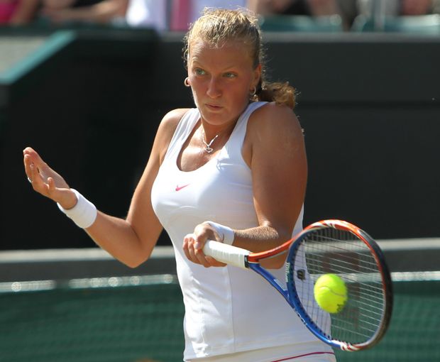 Petra Kvitová bojovala o postup do semifinále Wimbledonu. Petra Kvitová bojovala o postup do semifinále Wimbledonu.