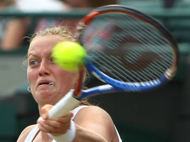 Petra Kvitová bojovala o postup do semifinále Wimbledonu. Petra Kvitová bojovala o postup do semifinále Wimbledonu.