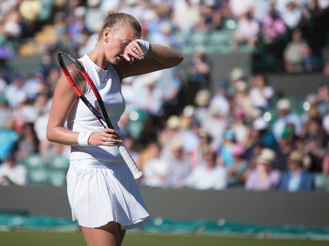 Petra Kvitová opět podlehla svém grandslamovému komplexu, ve Wimbledonu vypadla už v prvním kole...