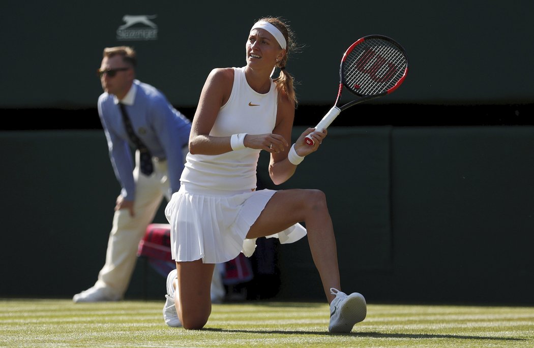 Petra Kvitová při své překvapivé porážce v prvním kole Wimbledonu