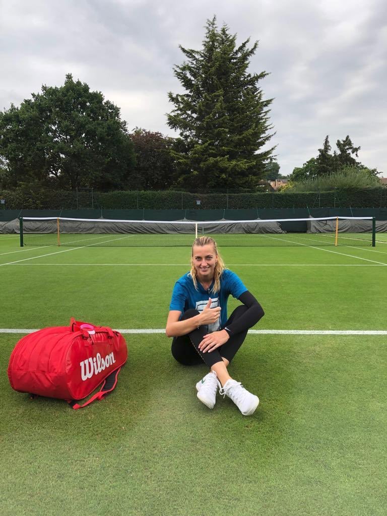 Tenistka Petra Kvitová si vyzkoušela trávu ve Wimbledonu, o startu se teprve rozhodne...