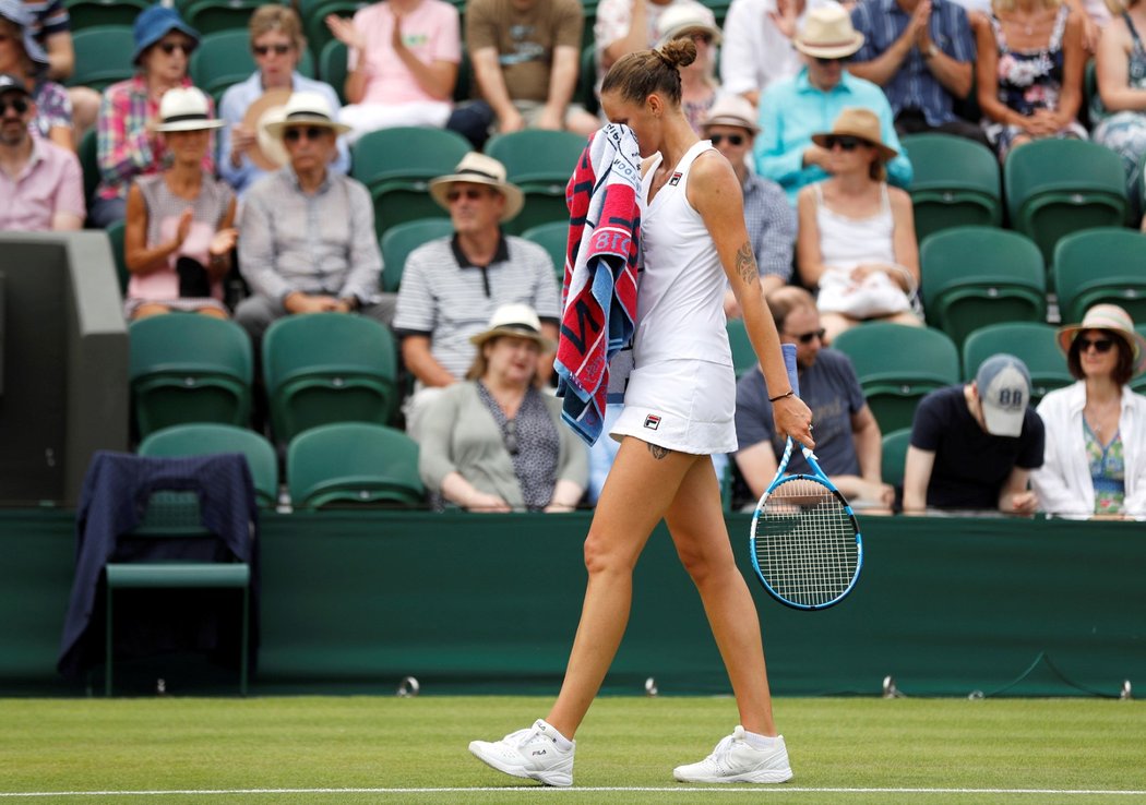 Karolína Plíšková během osmifinále tenisového Wimbledonu