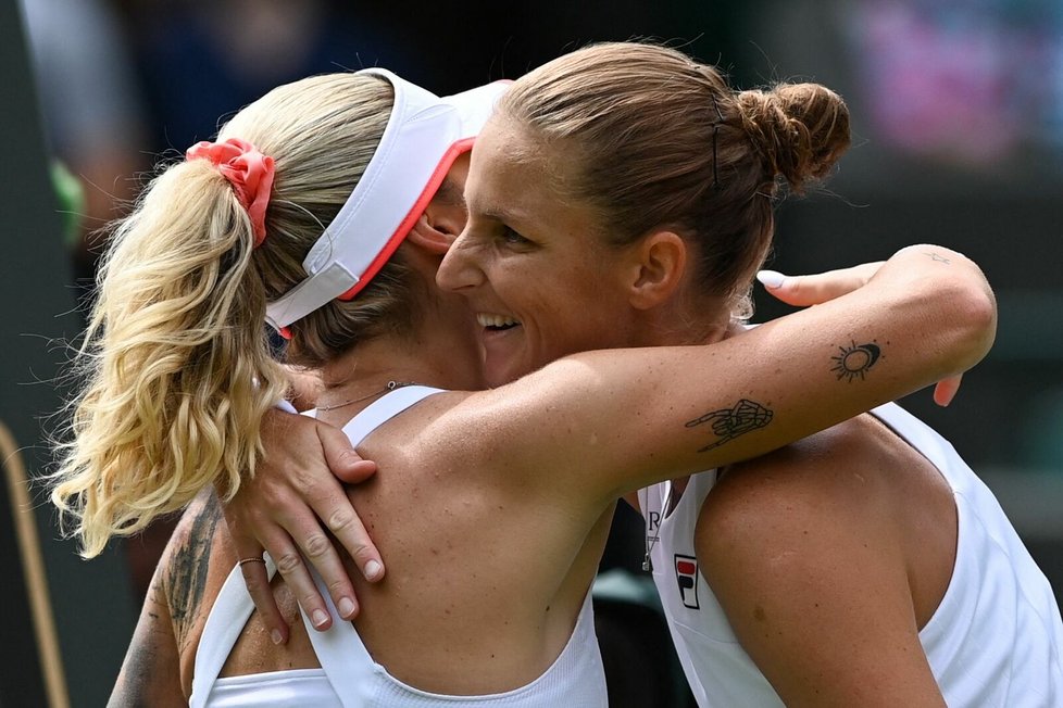 Česká tenistka Karolína Plíšková postoupila do druhého kola Wimbledonu přes krajanku Terezu Martincovou